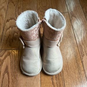Michael kors boots size 8 for little girl